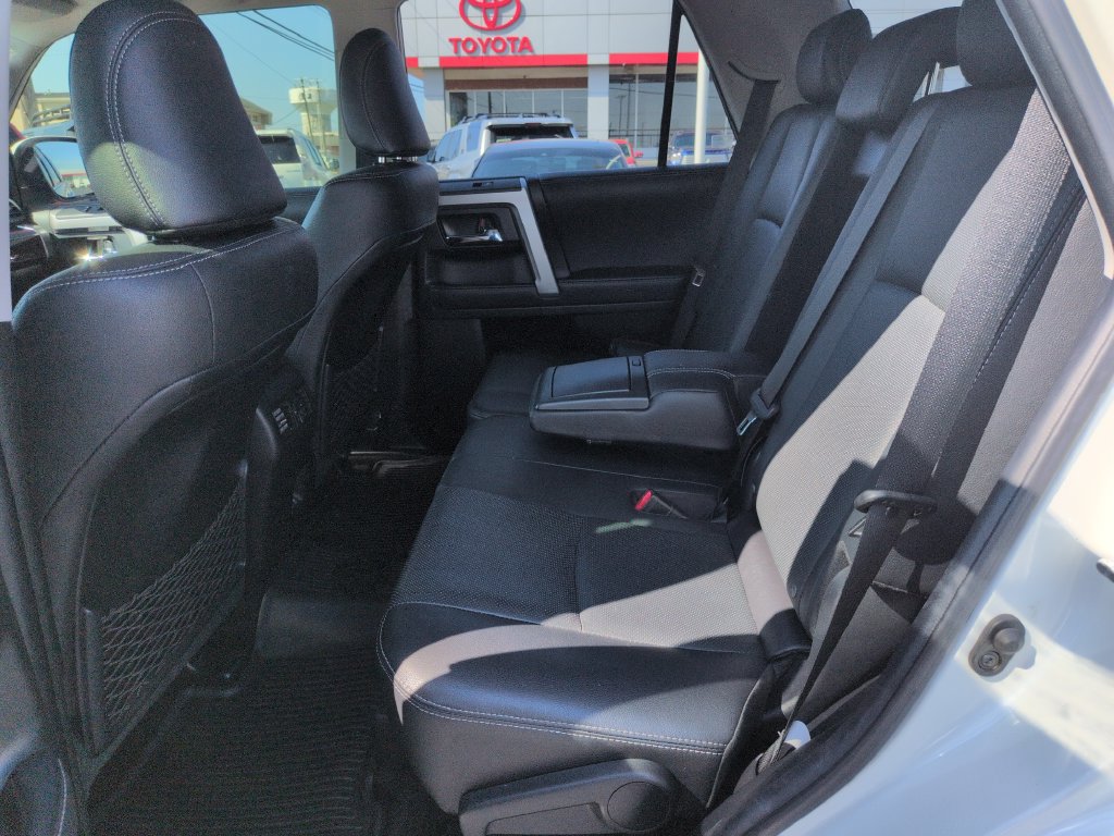 Used 2022 Toyota 4Runner Limited AWD/4WD image 25