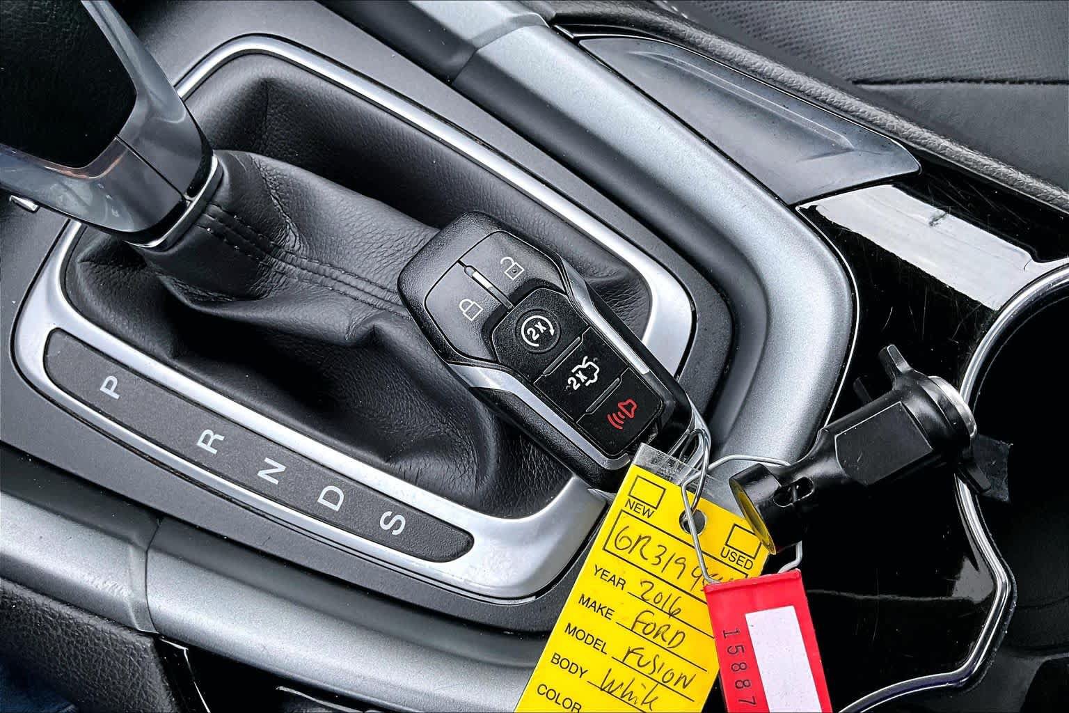 Used 2016 Ford Fusion Titanium FWD image 14