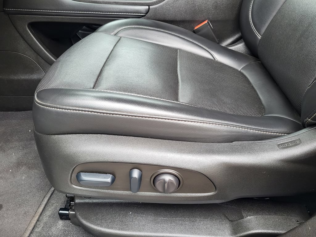 Used 2023 GMC Acadia SLT w/ Elevation Edition FWD image 18