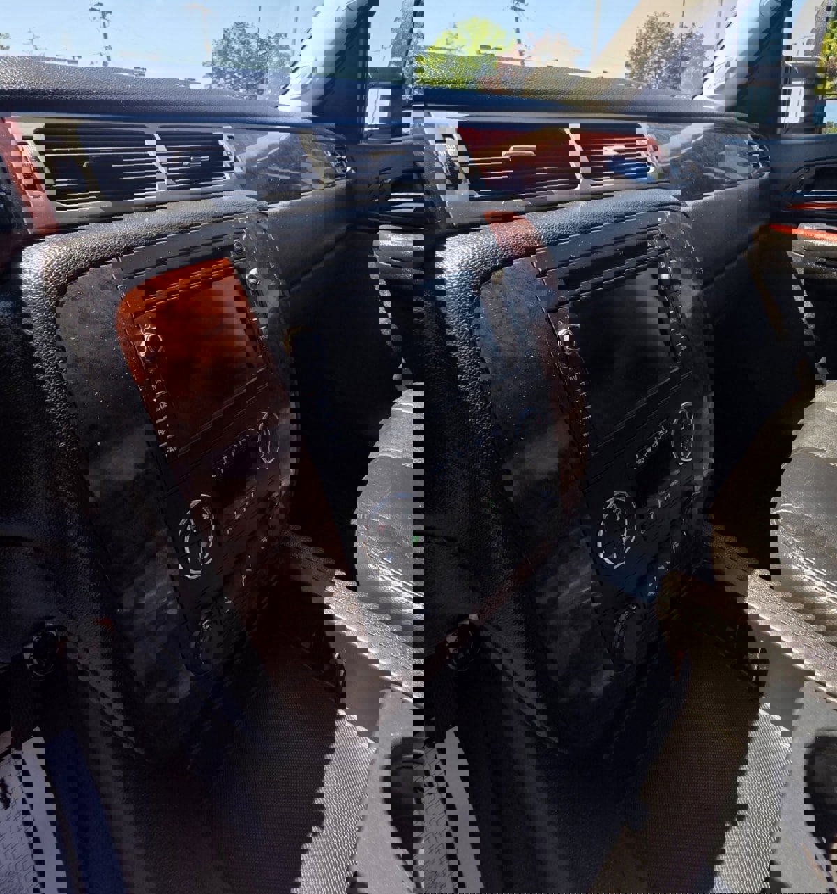 Used 2008 Chevrolet Silverado 2500 LTZ w/ Sun And Navigation Package image 11