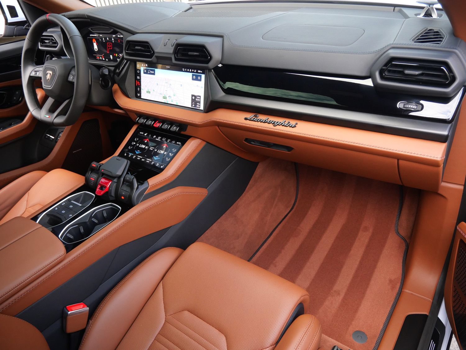 Used 2026 Lamborghini Urus S AWD/4WD image 25
