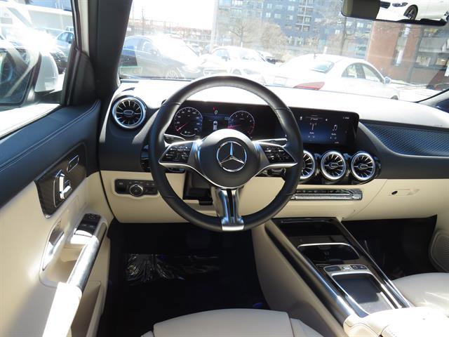 Used 2025 Mercedes-Benz GLA 250 4MATIC image 10
