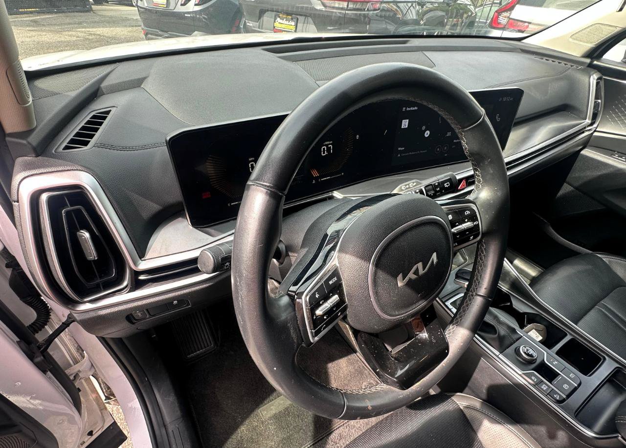 Used 2024 Kia Sorento S FWD image 8