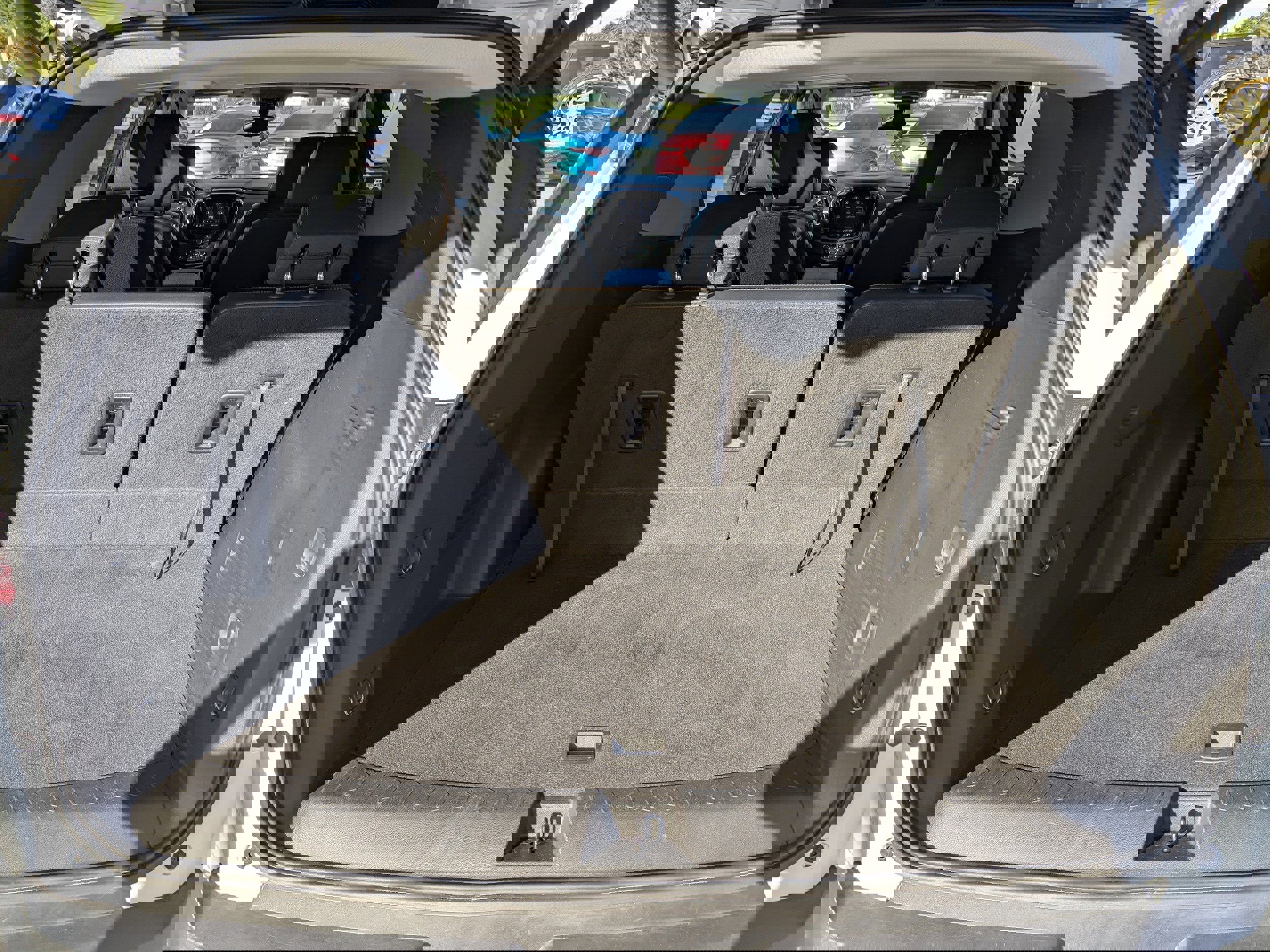 Used 2020 Chevrolet Traverse LT w/ LT Premium Package image 8