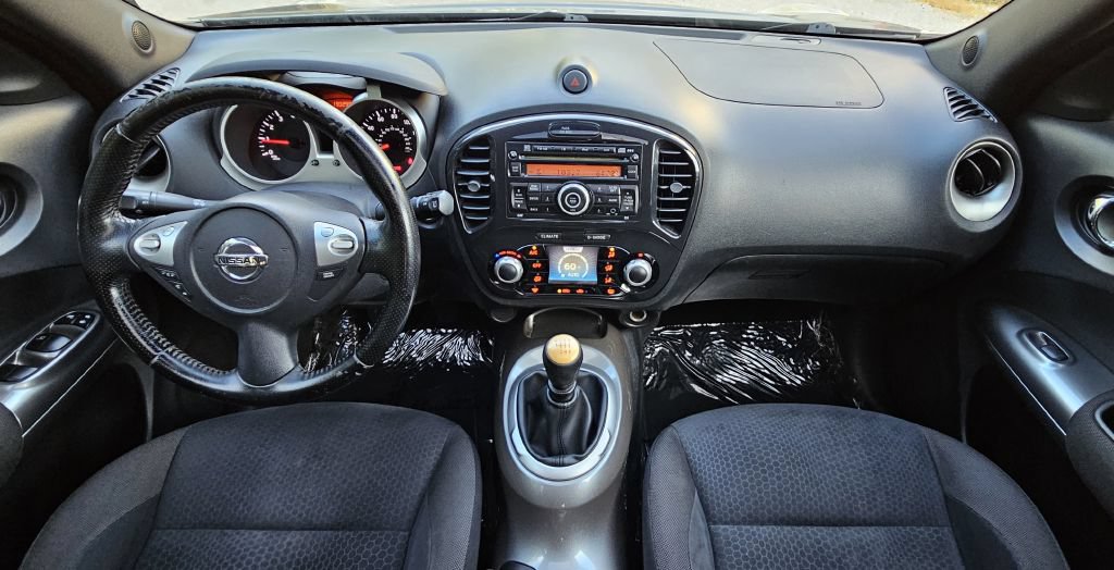 Used 2011 Nissan Juke SV FWD image 22