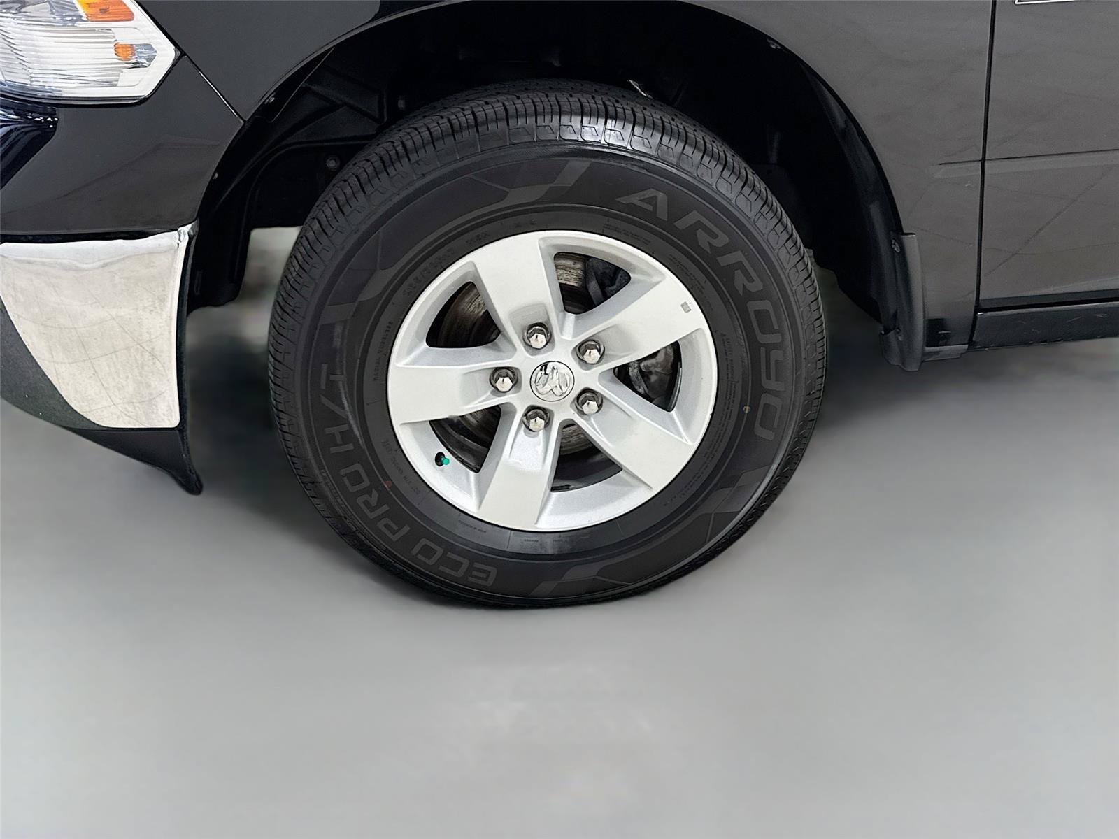 Used 2023 RAM 1500 Classic SLT w/ Trailer & Traction Group AWD/4WD image 28