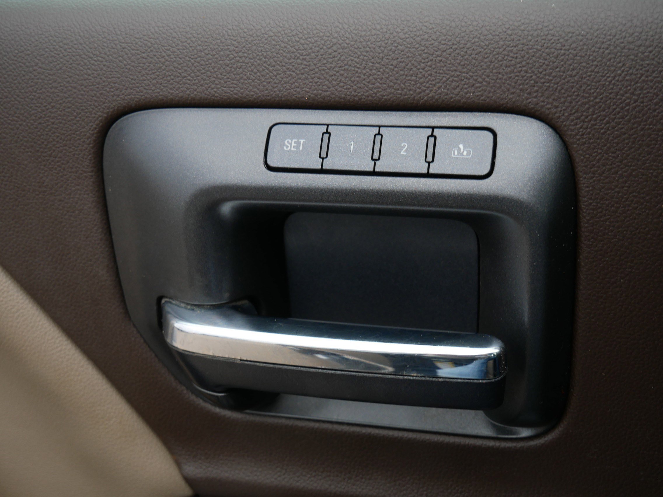 Used 2015 GMC Sierra 3500 Denali w/ Duramax Plus Package image 28