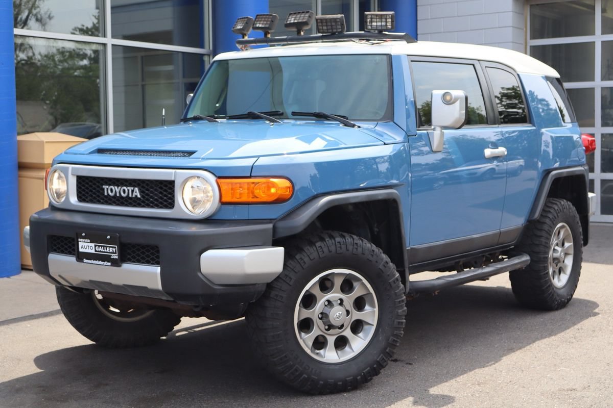 Used 2011 Toyota FJ Cruiser 4WD w/ Upgrade Pkg image 1