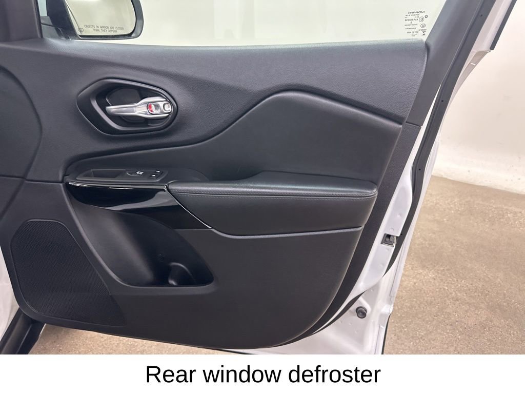 Used 2021 Jeep Cherokee Latitude Plus image 21