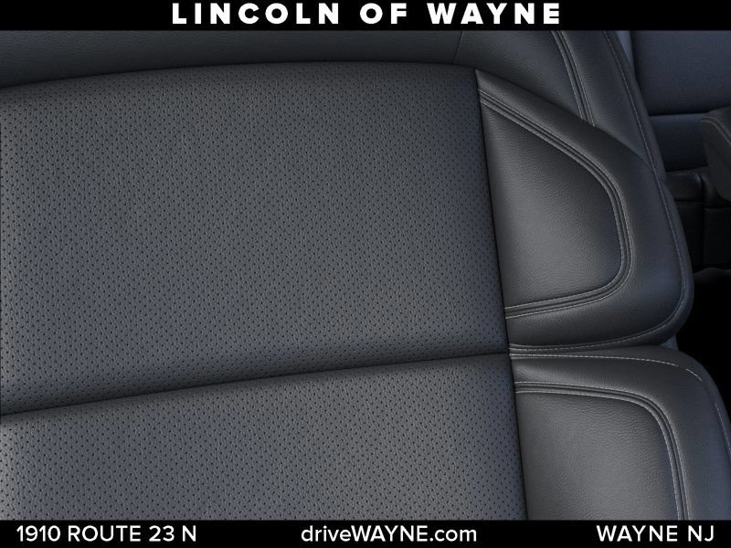 New 2026 Lincoln Navigator Premiere AWD/4WD image 16