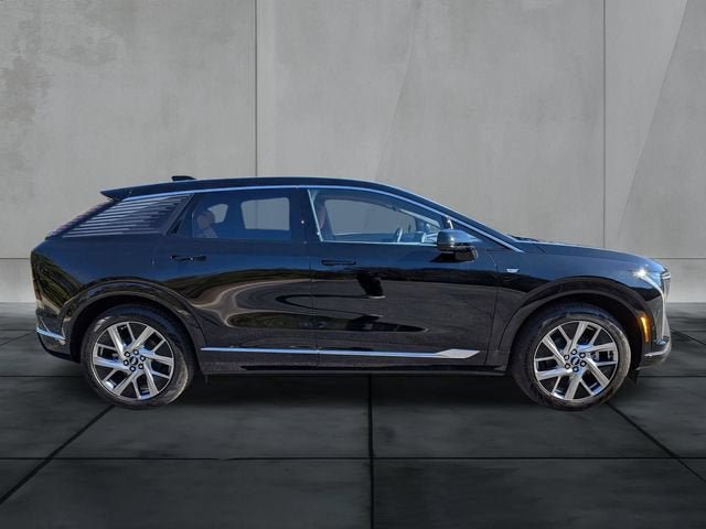 New 2026 Cadillac Optiq Luxury 2 RWD image 2