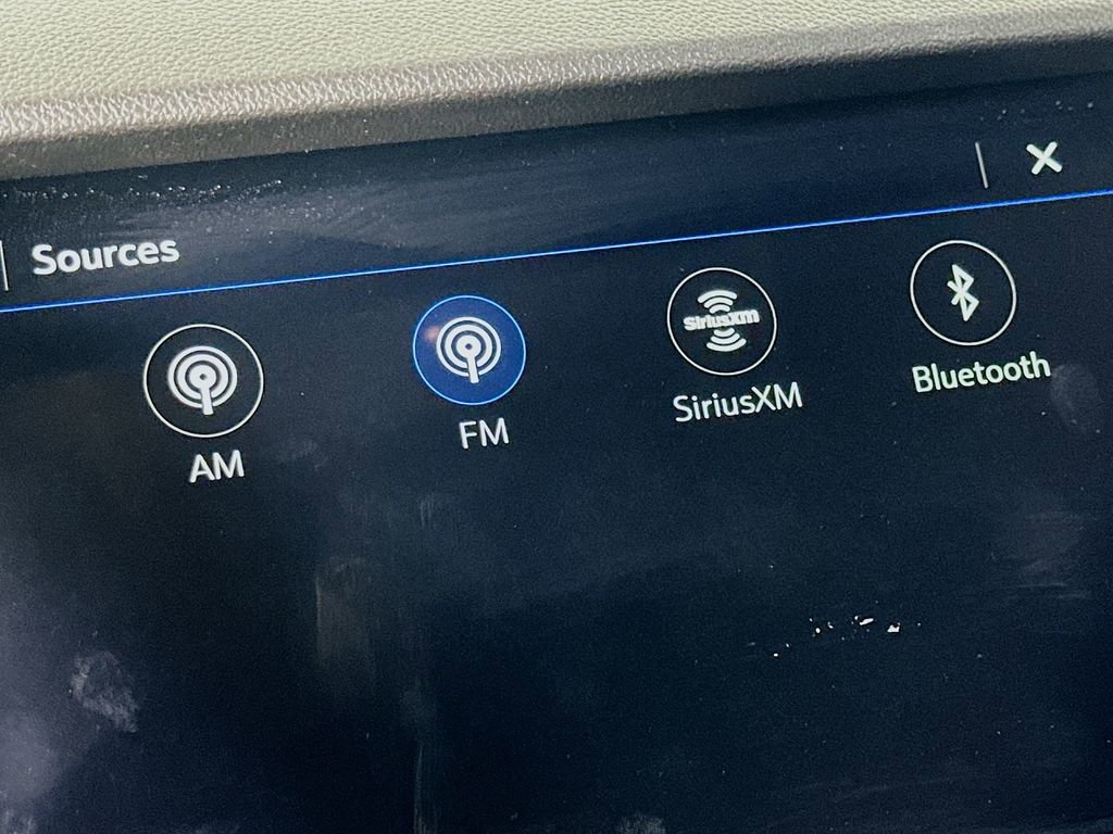 Used 2023 Buick Envision Essence w/ Technology Package I image 29