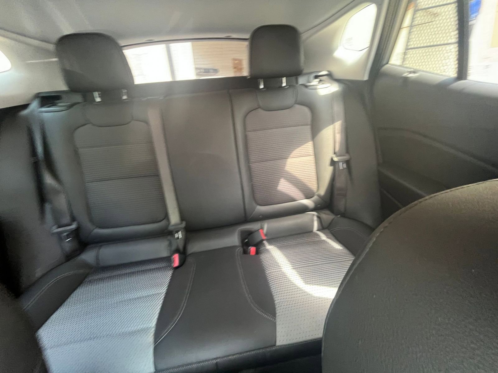 Used 2025 Chevrolet Trax LT w/ LT Convenience Package FWD image 32