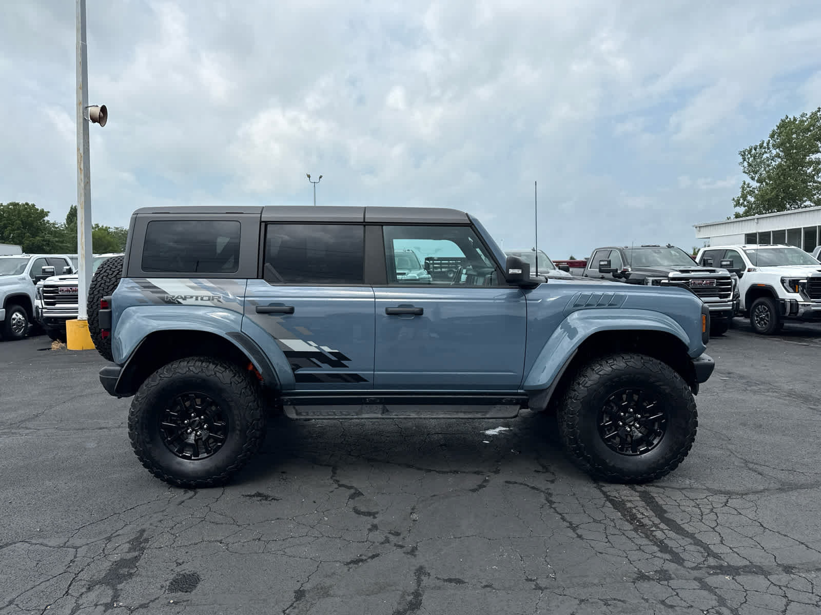 Used 2024 Ford Bronco Raptor w/ Interior Carbon Fiber Pack 6 AWD/4WD image 6