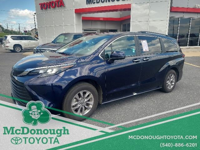 Certified 2025 Toyota Sienna XLE FWD image 1