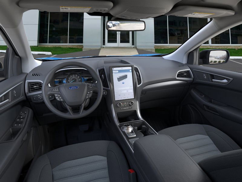 New 2024 Ford Edge SE w/ Black Appearance Package image 9