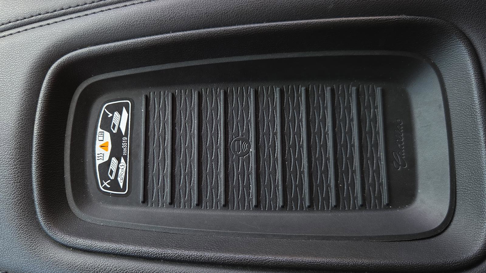 Used 2020 Cadillac Escalade Luxury image 31