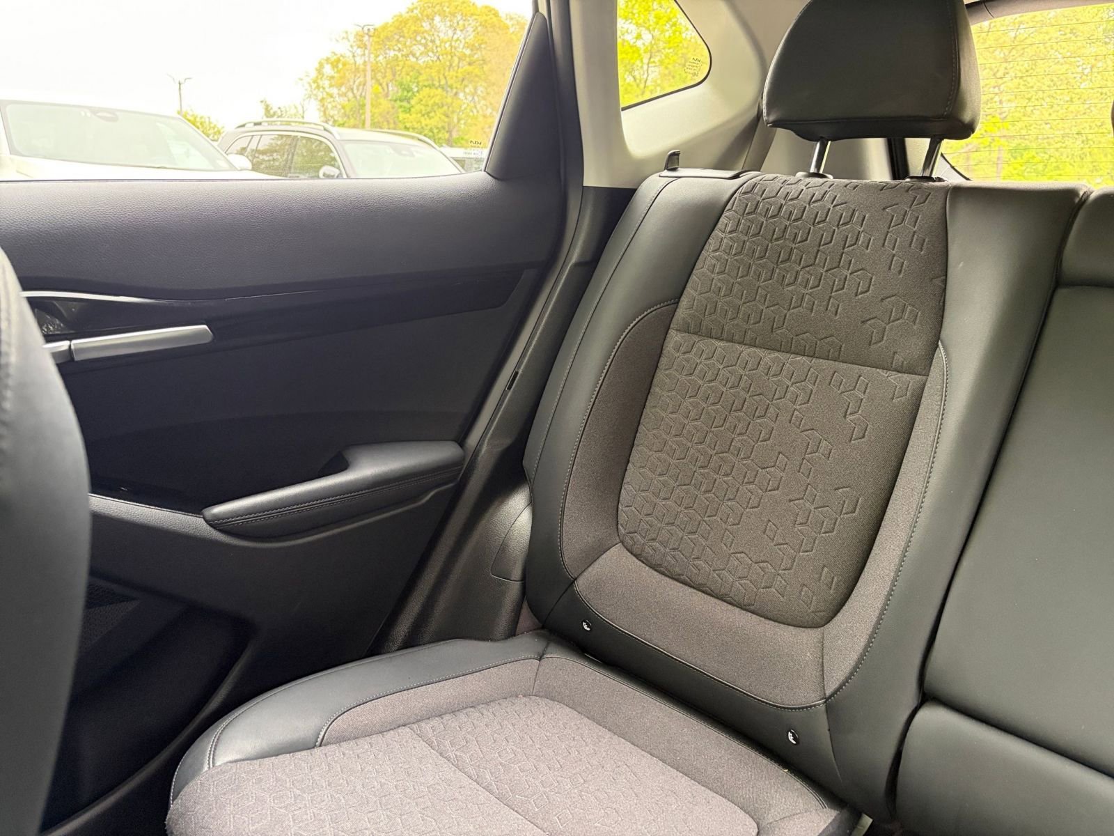 Used 2025 Kia Seltos S FWD image 40