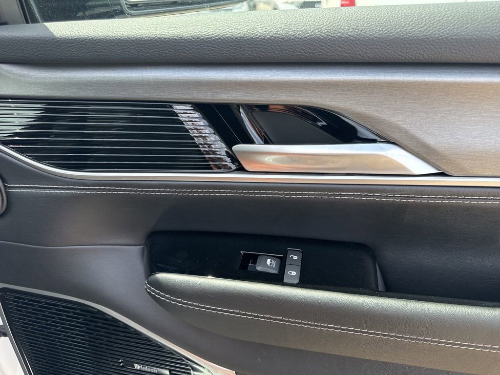 New 2025 Jeep Wagoneer L Series III w/ Premium Group I image 35