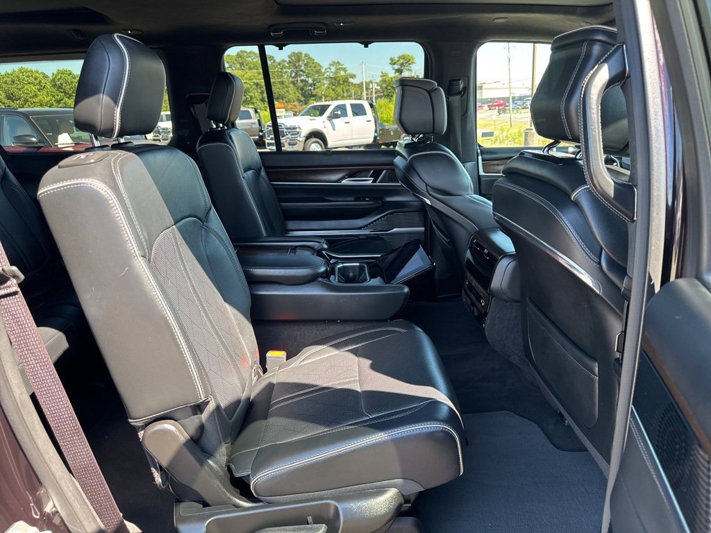 Used 2023 Jeep Grand Wagoneer L Series II image 23