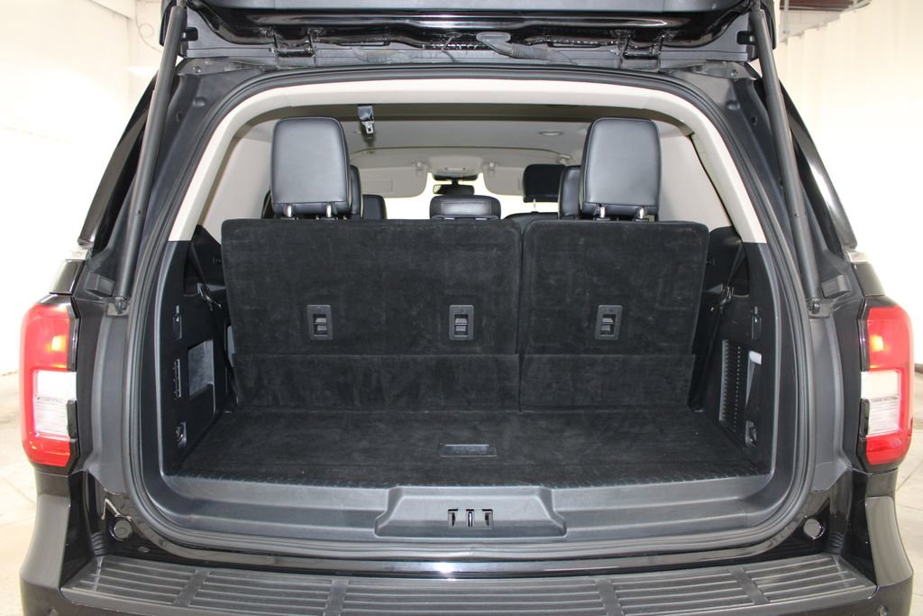 Used 2024 Ford Expedition XLT image 26