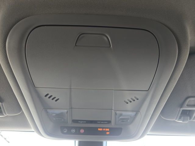 Used 2018 Chevrolet Equinox LT image 26