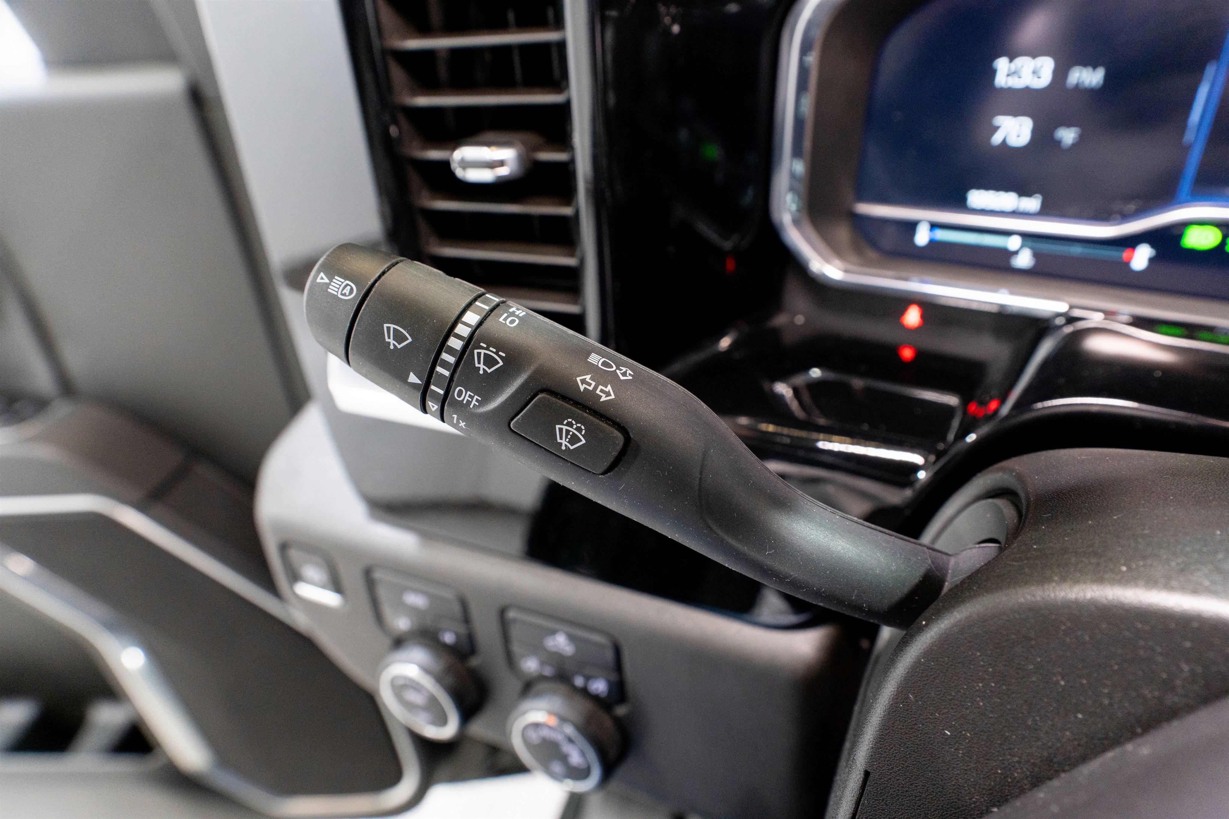 Used 2025 Chevrolet Silverado 1500 LT image 27