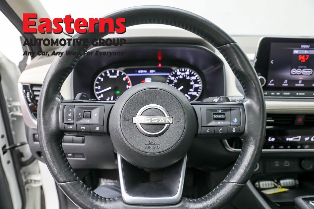 Used 2022 Nissan Rogue SV w/ SV Premium Package image 10