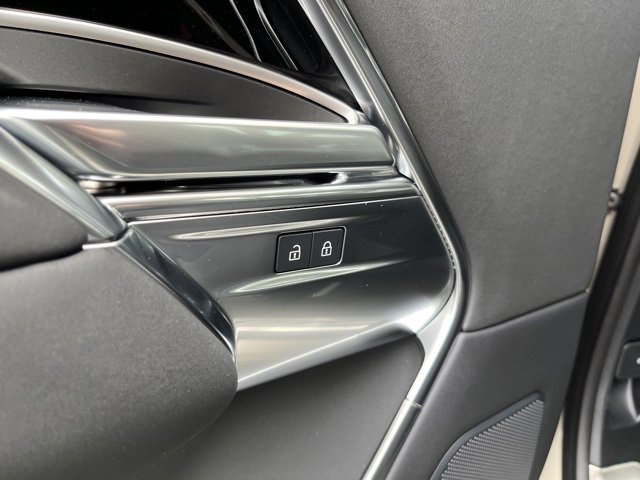 New 2025 Land Rover Range Rover SE image 27