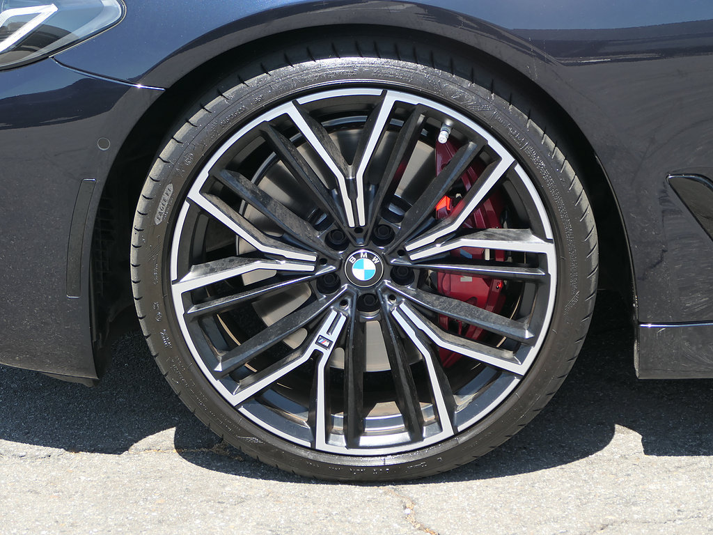 Used 2023 BMW M550i xDrive w/ Executive Package AWD/4WD image 10