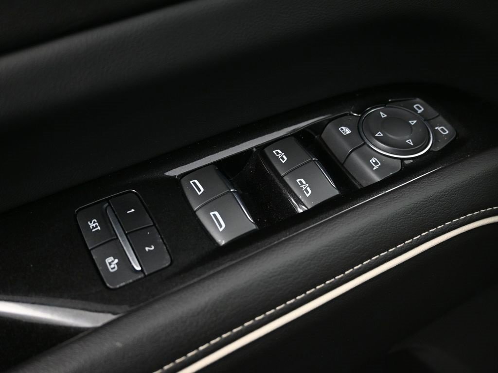 Used 2023 Cadillac Escalade Premium Luxury image 18