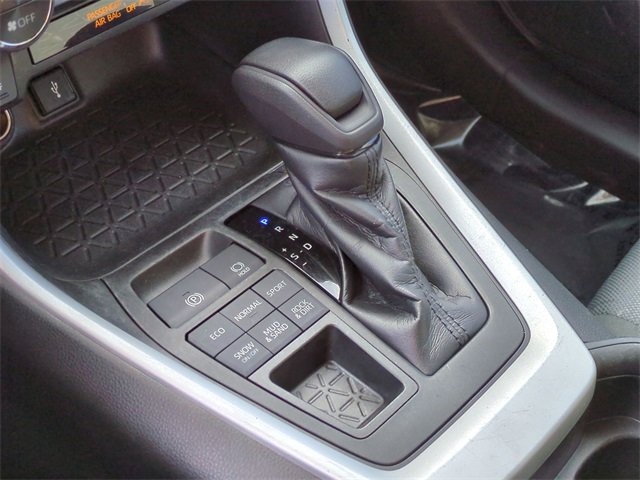 Used 2021 Toyota RAV4 XLE image 19