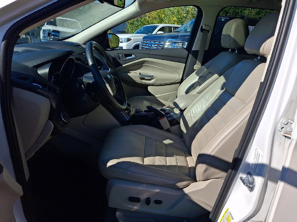 Used 2016 Ford Escape Titanium w/ Equipment Group 301A AWD/4WD image 15
