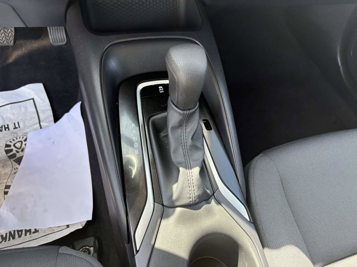 Used 2025 Toyota Corolla LE image 21