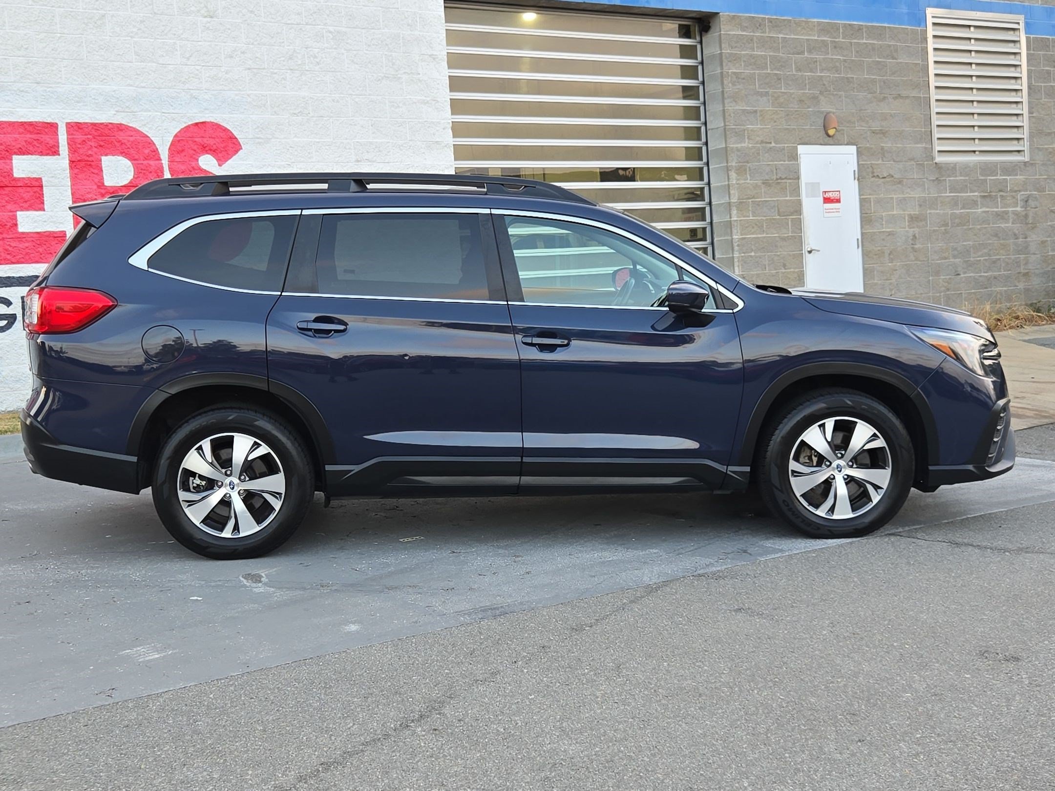 Used 2025 Subaru Ascent Premium AWD/4WD image 8