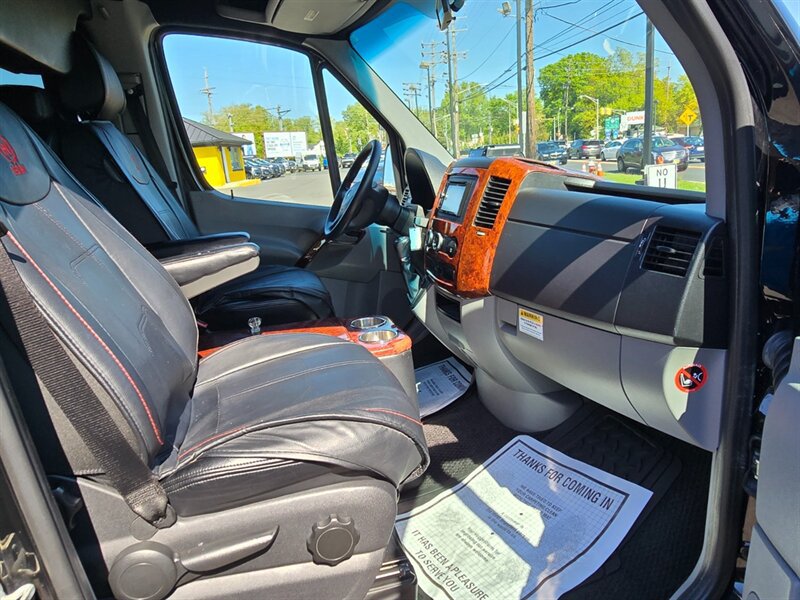 Used 2014 Mercedes-Benz Sprinter 2500 image 7