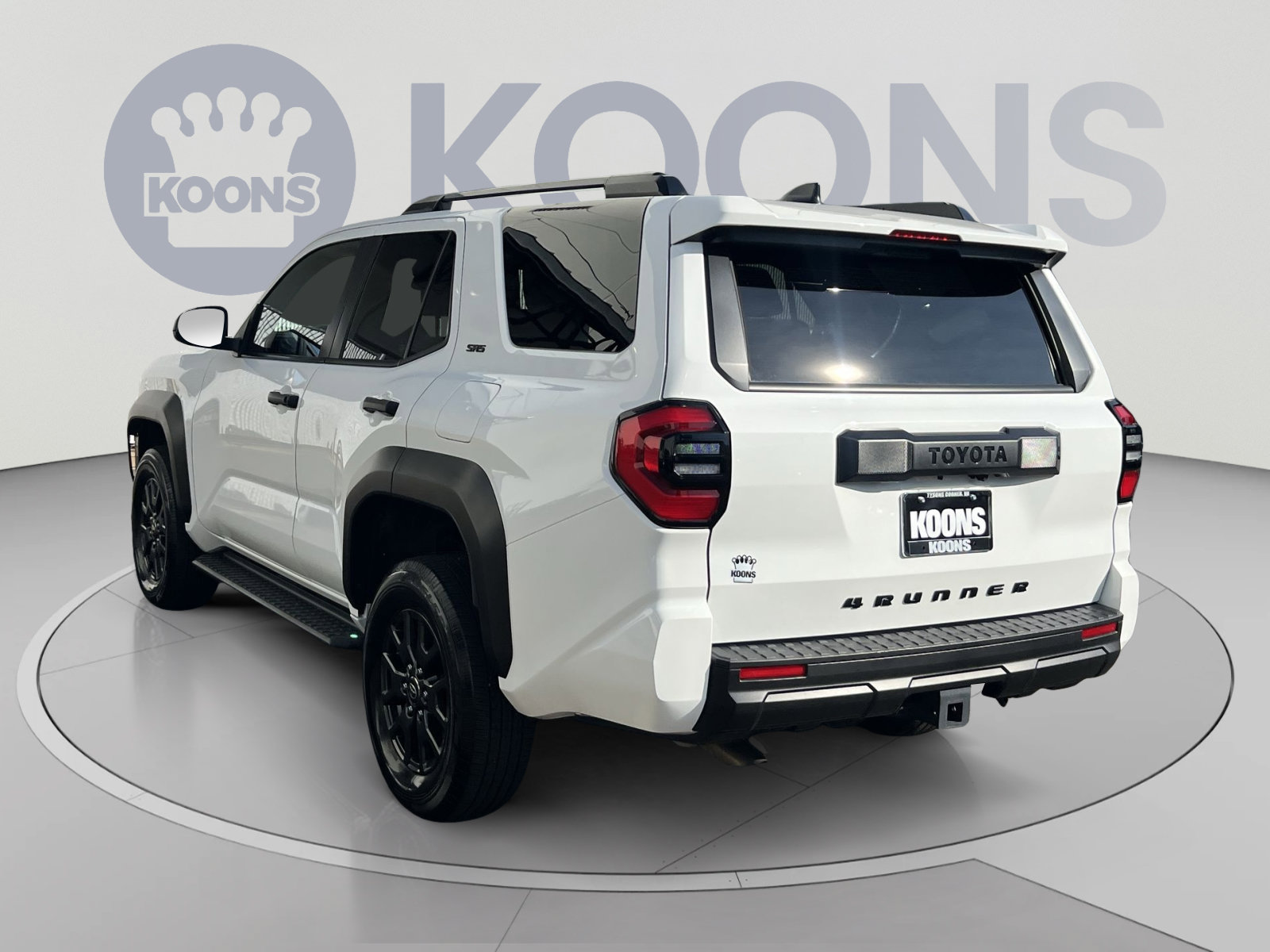 Used 2025 Toyota 4Runner SR5 AWD/4WD image 4