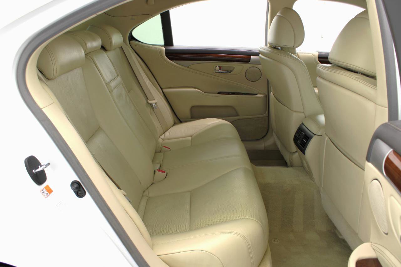 Used 2016 Lexus LS 460 w/ Comfort Package image 44