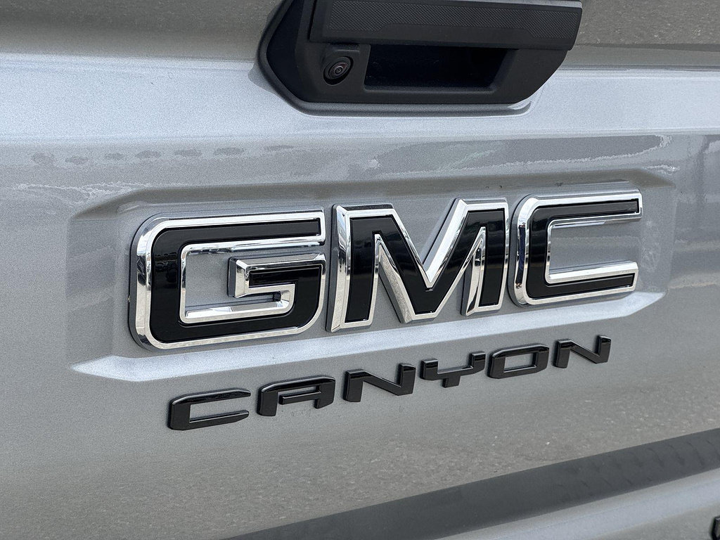 New 2026 GMC Canyon Elevation w/ LPO, Black Badging Package RWD image 26