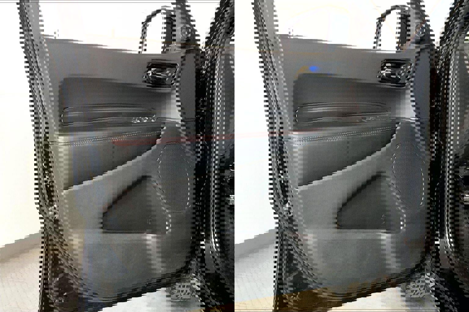 Used 2025 Dodge Durango GT image 25