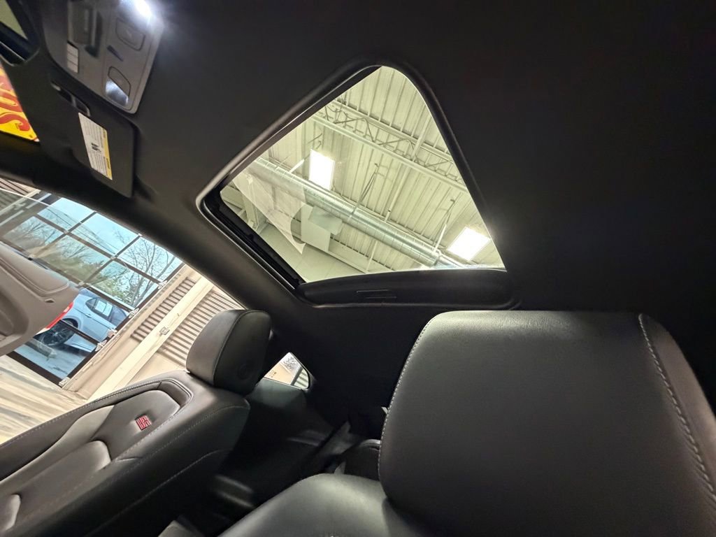 Used 2018 Chevrolet Camaro SS image 8