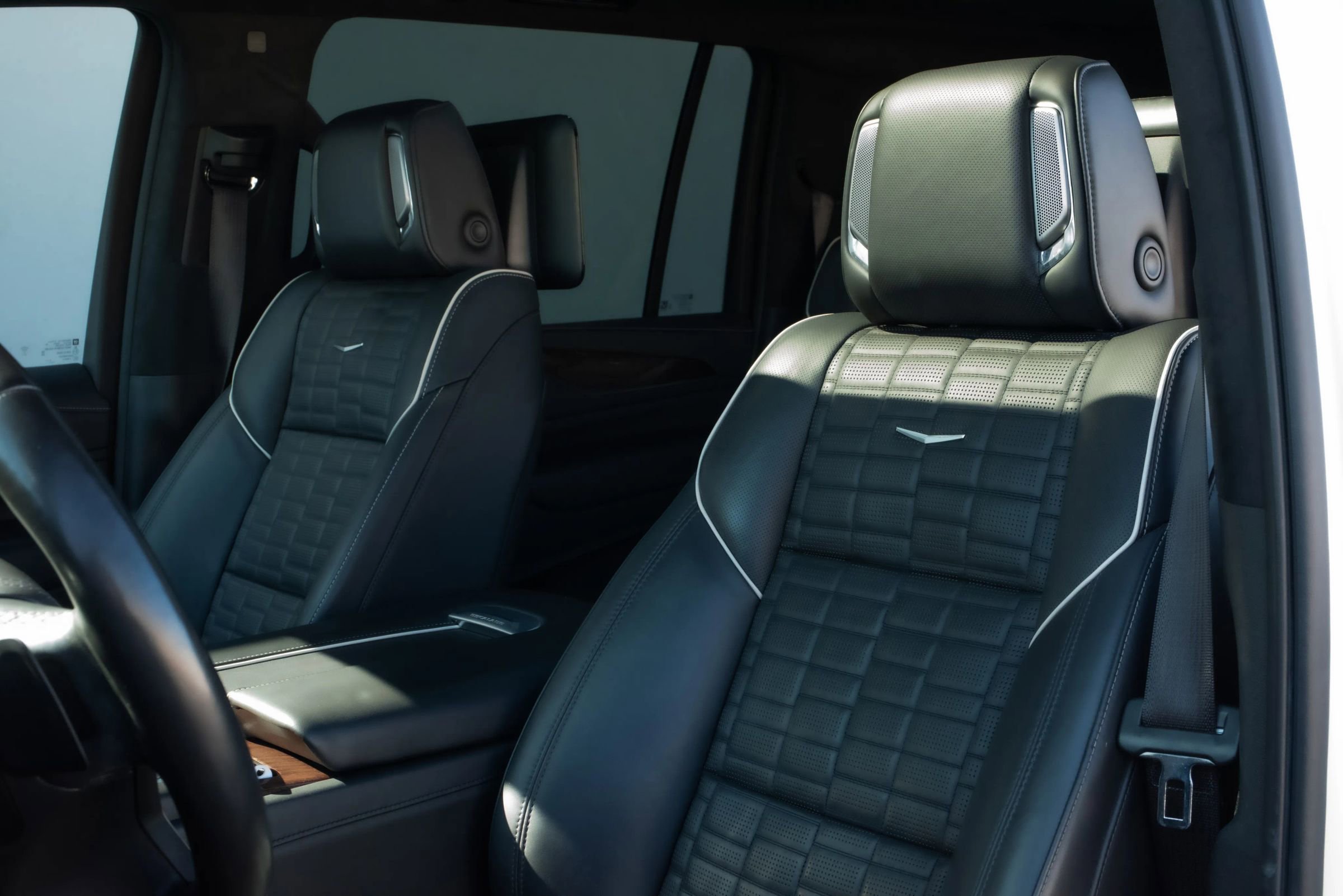 Used 2022 Cadillac Escalade ESV Sport Platinum image 14