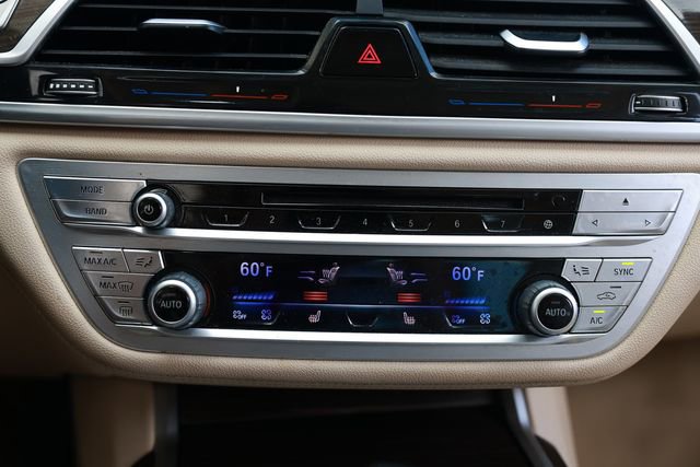 Used 2018 BMW 740i image 38