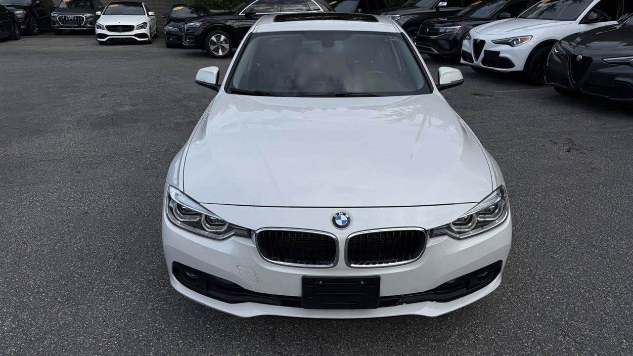 Used 2018 BMW 320i xDrive Sedan AWD/4WD image 24