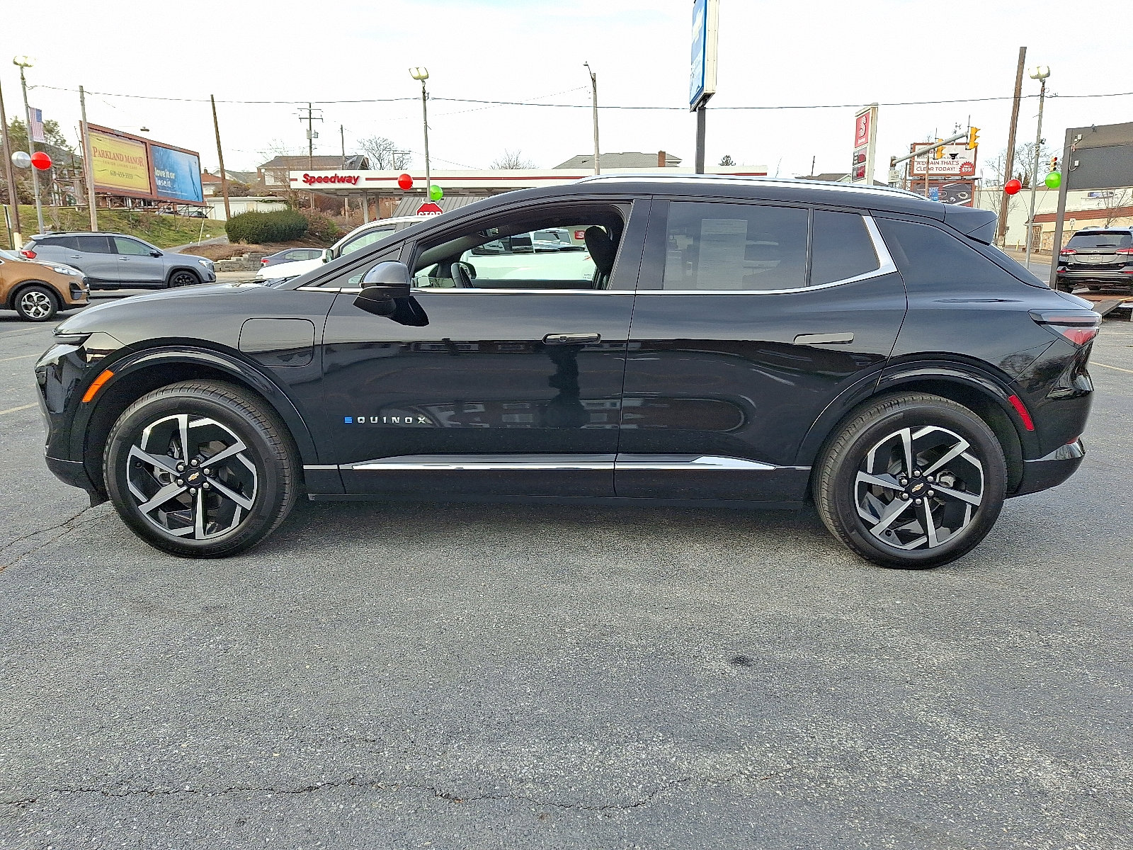 Used 2025 Chevrolet Equinox EV LT w/ Convenience Package image 2