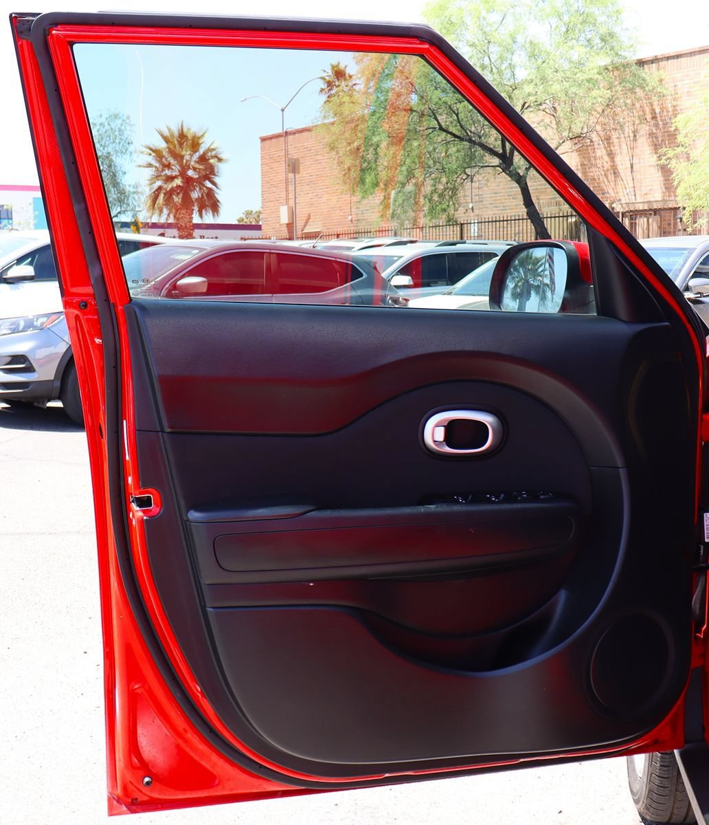 Used 2018 Kia Soul + FWD image 36