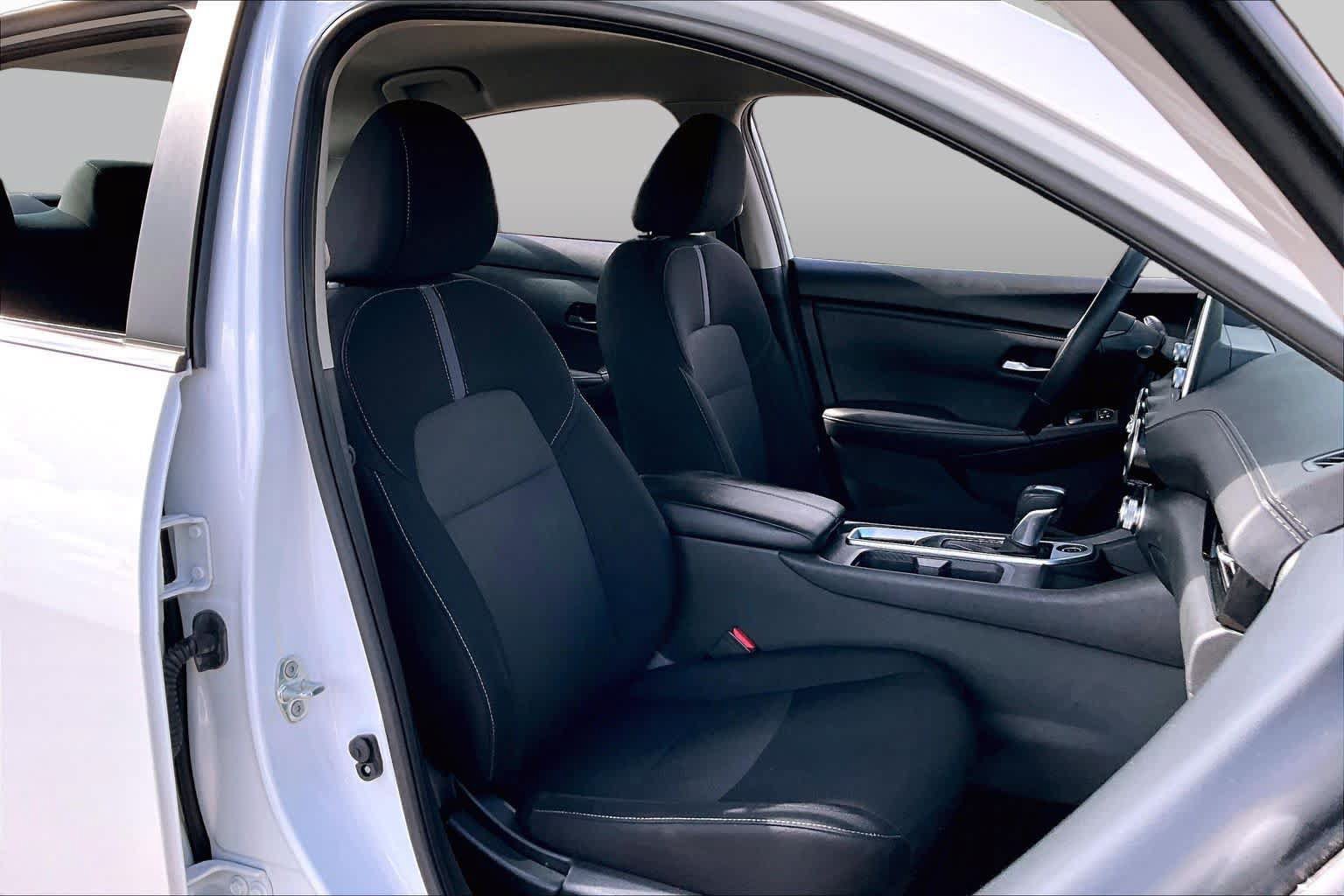 Certified 2024 Nissan Sentra SV w/ All-Weather Package FWD image 9