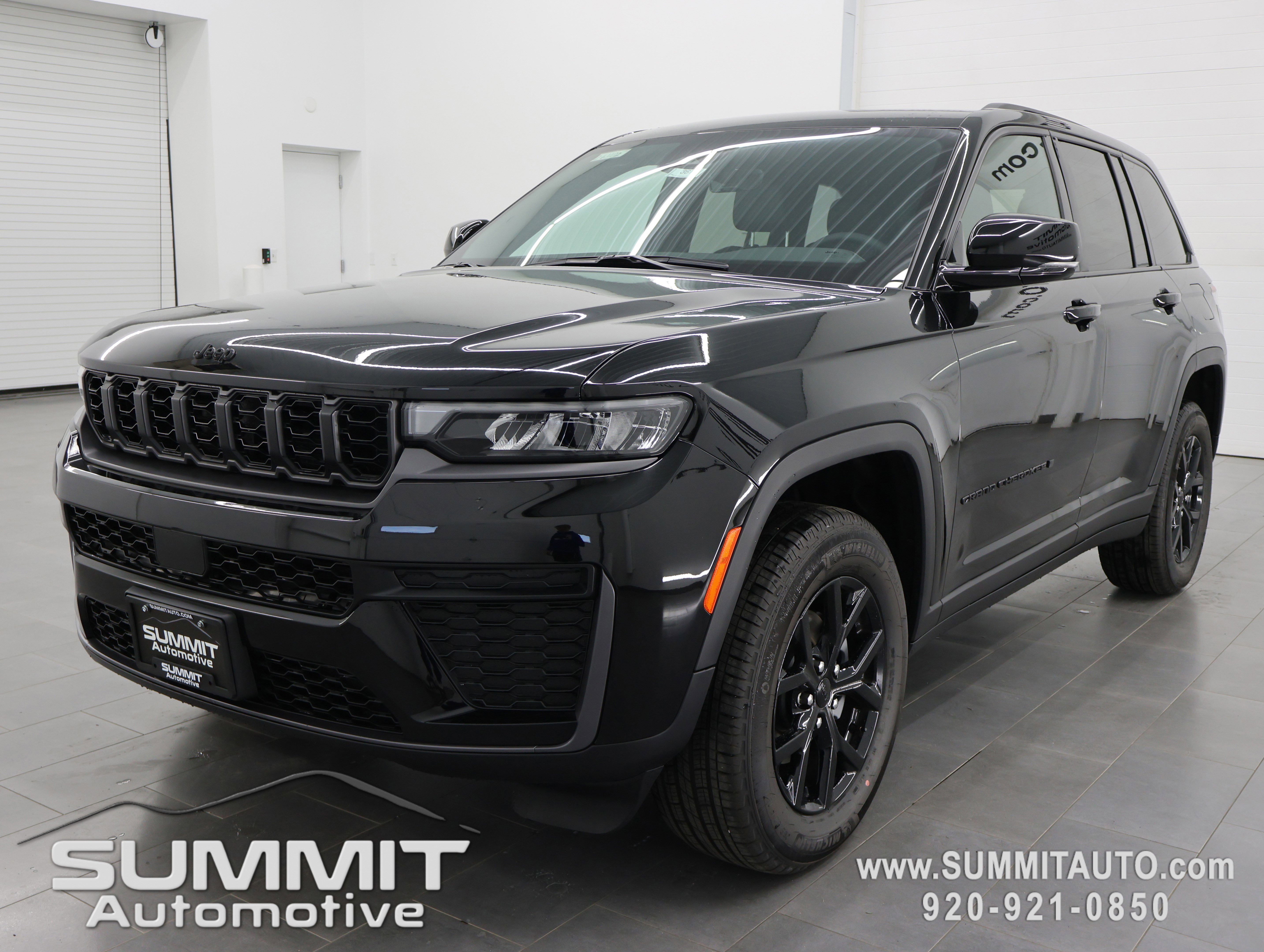 New 2026 Jeep Grand Cherokee Altitude AWD/4WD image 6