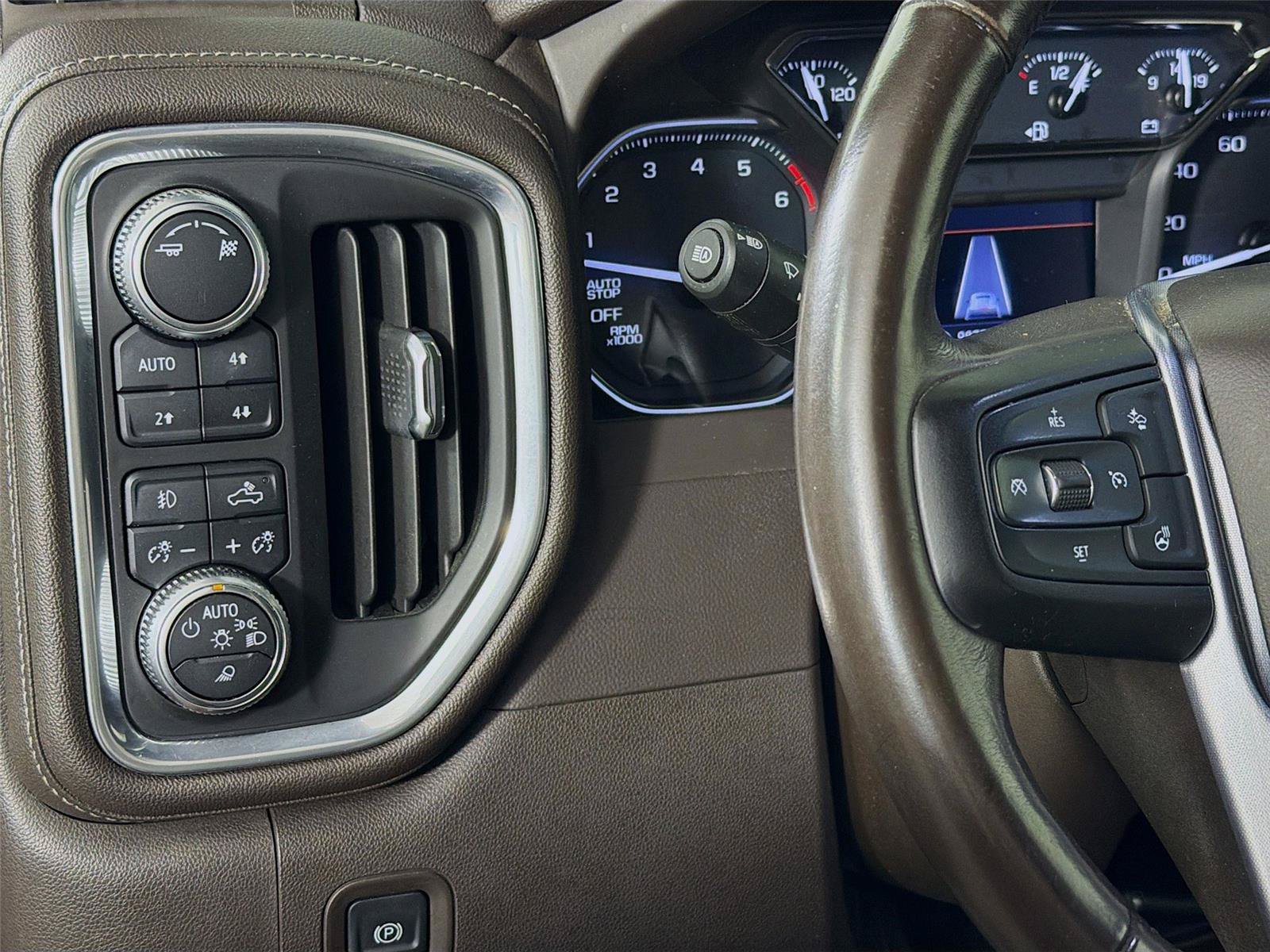 Used 2019 GMC Sierra 1500 SLT w/ SLT Premium Plus Package AWD/4WD image 17