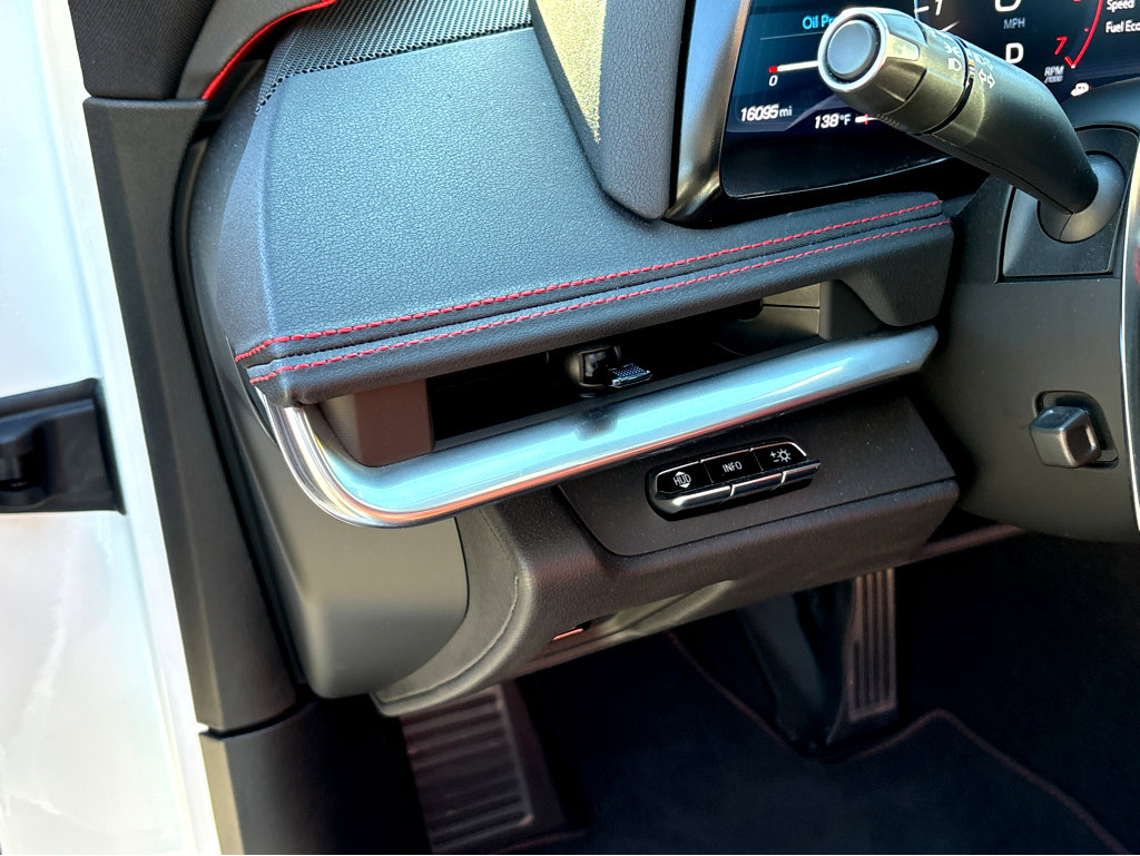 Used 2021 Chevrolet Corvette Stingray Preferred Cpe w/ Z51 Performance Package image 18